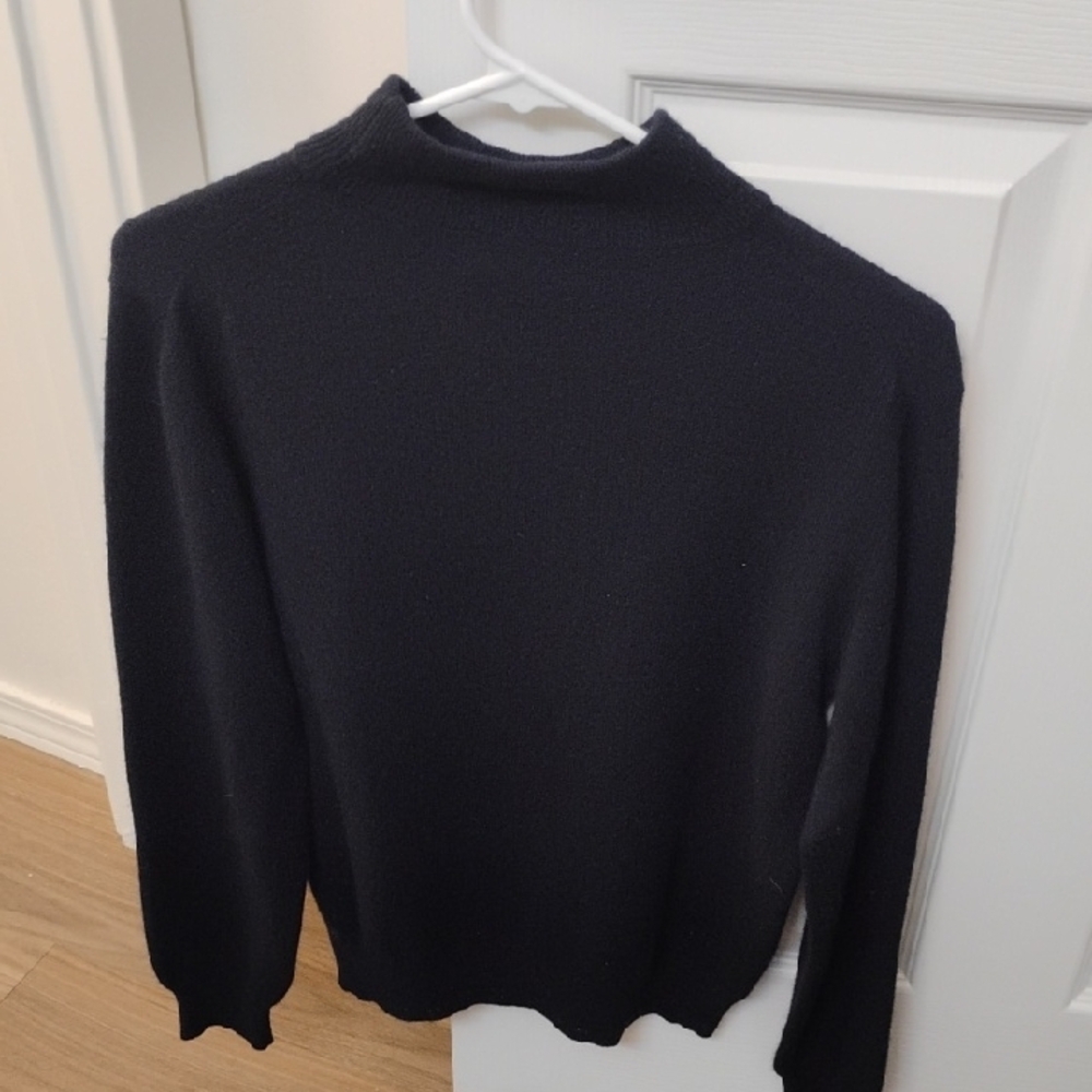 Lord & Taylor Black Cashmere Sweater